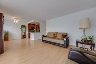 915 Graceland Ave, Des Plaines, IL 60016 - Photo 8