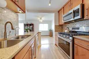 915 Graceland Ave, Des Plaines, IL 60016 - Photo 12