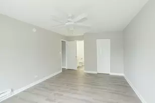 4250 W Lake Ave, Glenview, IL 60026 - Photo 10