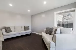 701 W Lake Park Dr, Addison, IL 60101 - Photo 2