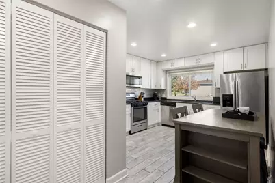 701 W Lake Park Drive, Addison, IL 60101 - Photo 6