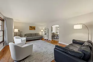 2135 Oak Hill Dr, Lisle, IL 60532 - Photo 10