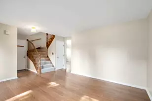 1255 Huntington Dr, Mundelein, IL 60060 - Photo 4