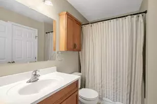 1255 Huntington Dr, Mundelein, IL 60060 - Photo 10