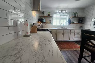 908 N 13th St, Herrin, IL 62948 - Photo 6