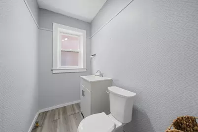 7960 S Phillips Avenue, Chicago, IL 60617 - Photo 6