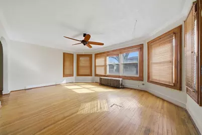 7960 S Phillips Avenue, Chicago, IL 60617 - Photo 10