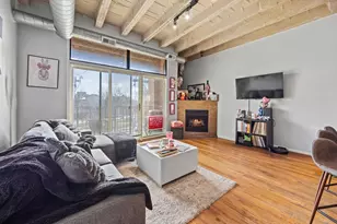 809 E 40th St, Chicago, IL 60653 - Photo 8