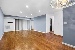 502 W Huntington Commons Rd, Mount Prospect, IL 60056 - Photo 8