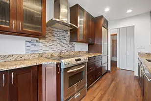 502 W Huntington Commons Rd, Mount Prospect, IL 60056 - Photo 10