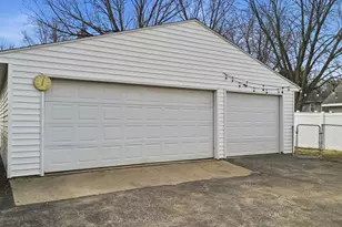 318 Spruce St, Dixon, IL 61021 - Photo 20