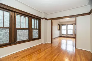 2112 W Roscoe St, Chicago, IL 60618 - Photo 4