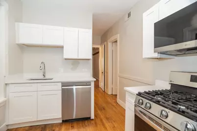 2112 W Roscoe Street #2F, Chicago, IL 60618 - Photo 6