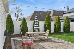 240 W St Charles Rd, Elmhurst, IL 60126 - Photo 32