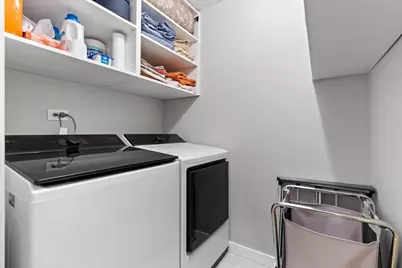 982 S Park Terrace, Chicago, IL 60605 - Photo 16