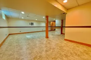 1403 S Birch Dr, Mount Prospect, IL 60056 - Photo 20