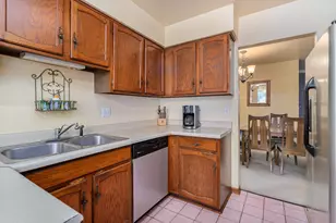 9153 Sutton Ct, Orland Park, IL 60462 - Photo 2
