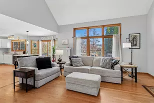 2102 Brookside Ln, Aurora, IL 60502 - Photo 4