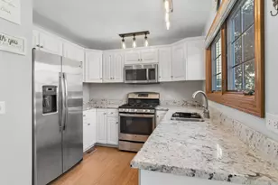 2102 Brookside Ln, Aurora, IL 60502 - Photo 8