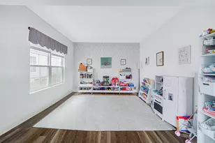 441 N Crooked Lake Ln, Lindenhurst, IL 60046 - Photo 8