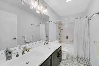 441 N Crooked Lake Lane, Lindenhurst, IL 60046 - Photo 16