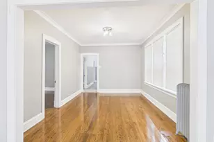 7631 S Cornell Ave, Chicago, IL 60649 - Photo 8