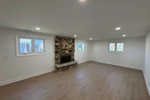 870 E Thacker St, Des Plaines, IL 60016 - Photo 10