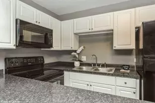 20 Saint Thomas Colony, Fox Lake, IL 60020 - Photo 8