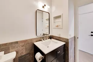 3718 N Ashland Ave, Chicago, IL 60613 - Photo 14