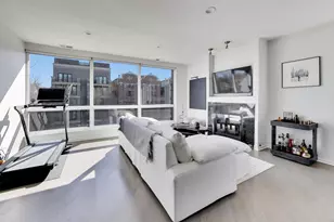 3718 N Ashland Ave, Chicago, IL 60613 - Photo 2