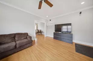 1059 Larkin Ave, Elgin, IL 60123 - Photo 4