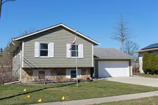 1470 Elizabeth St, Glendale Heights, IL 60139 - Photo 2