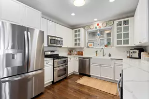853 W Roscoe St, Chicago, IL 60657 - Photo 10