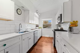 8 Rob Rd, Mount Prospect, IL 60056 - Photo 8