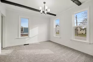 29 N Green St, Carpentersville, IL 60110 - Photo 4