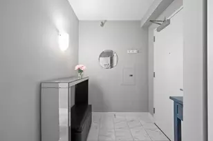 512 N McClurg Ct, Chicago, IL 60611 - Photo 2