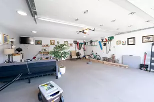 8805 S California Ave, Evergreen Park, IL 60805 - Photo 20