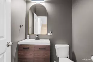 2436 Courtyard Cir, Aurora, IL 60506 - Photo 8