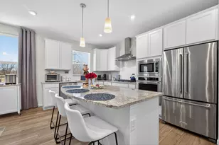 2110 Silver Leaf Dr, Island Lake, IL 60042 - Photo 8