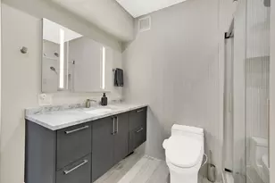 175 E Delaware Pl, Chicago, IL 60611 - Photo 12