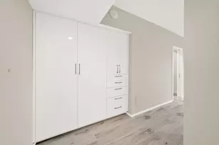 175 E Delaware Pl, Chicago, IL 60611 - Photo 16