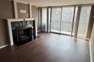 5800 Oakwood Dr, Lisle, IL 60532 - Photo 2