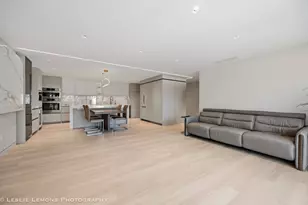 2 Oak Brook Club Dr, Oak Brook, IL 60523 - Photo 14