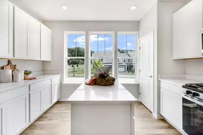 164 E Berkshire Drive, Crystal Lake, IL 60014 - Photo 2