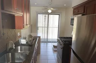 631 Hapsfield Ln, Buffalo Grove, IL 60089 - Photo 4