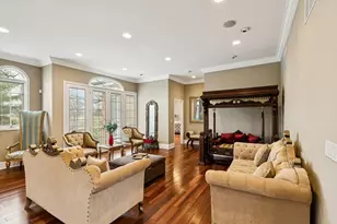 4229 Dempster St, Skokie, IL 60076 - Photo 12