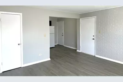 9709 Lorraine Drive #7, Countryside, IL 60525 - Photo 8