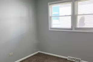 13055 S Buffalo Ave, Chicago, IL 60633 - Photo 6