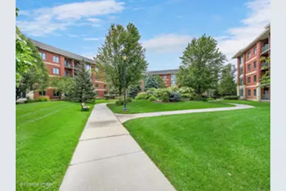 855 E 22nd Street #202, Lombard, IL 60148 - Photo 2