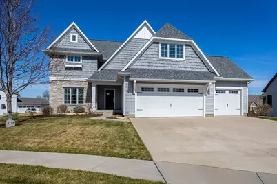 4728 Red Oak Court, Bettendorf, IA 52722 - Photo 2